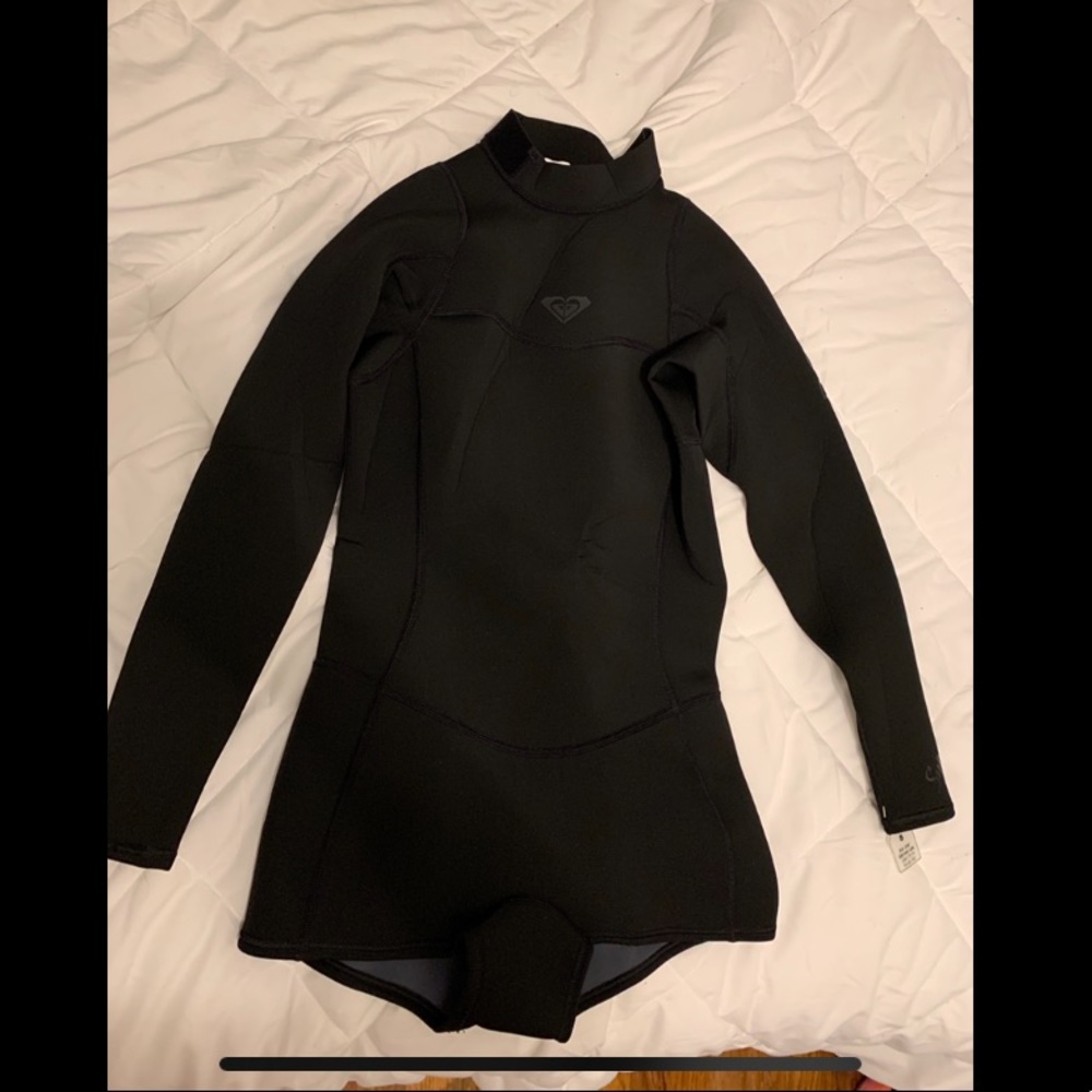 *NWT* Wetsuit size 8 (Women) ROXY
